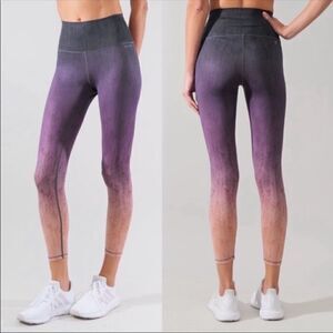 EXCELLENT CONDITION HIGH WAISTED ALPHA AR-33 OMBRÉ LEGGINGS SIZE MEDIUM
